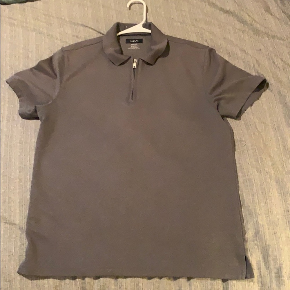 Alfani stretch med shirt, 100% polyester like new